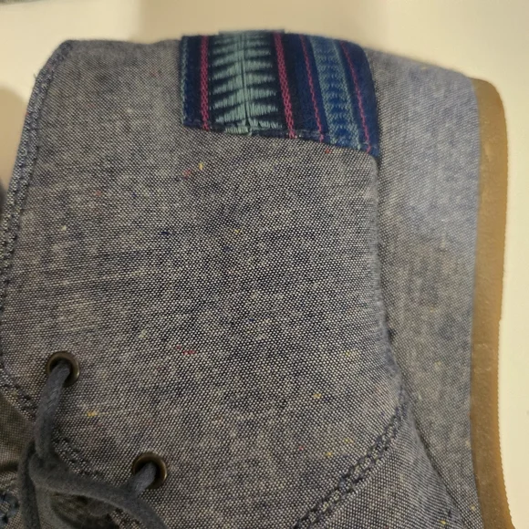 TOMS Speckled Denim Wedge Booties Tribal Design On Back Heels Laceup Shoes Sz 6 - Picture 11 of 17